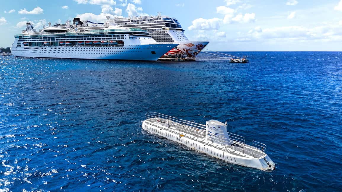 Cozumel: Atlantis Submarine Adventure - The short ferry cruise along the west coast
