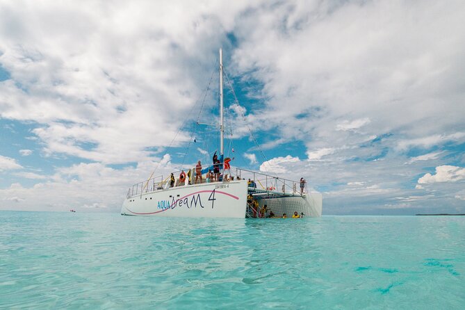 Cozumel Catamaran Snorkeling Tour & lunch® - Drinks after snorkeling: rum punch and margaritas with real rules