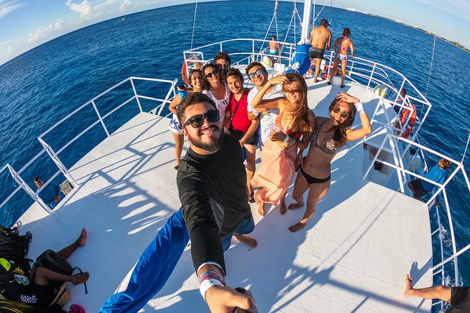 Cozumel Catamaran Snorkeling Tour & lunch® - Crowd levels, wind changes, and the communication gap you can plan around
