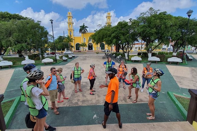Cozumel: City Tour by E-bike - Stop 3: Monumento a la Hispanidad and the Grijalva Monument Area