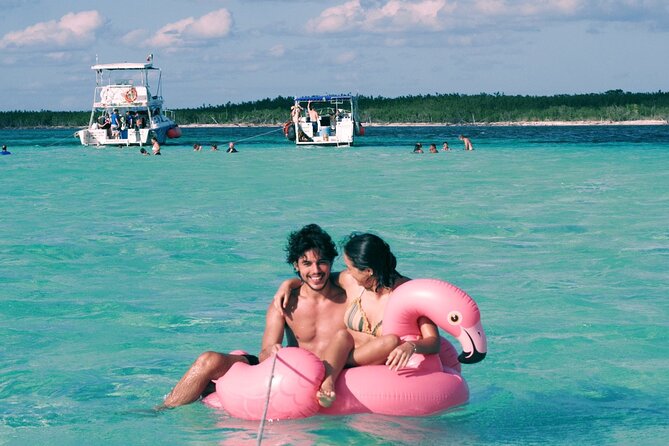 Cozumel snorkeling tour: Palancar, Columbia and El Cielo reefs - Stop 1: Playa El Cielo and the Starfish-and-Stingrays Setup