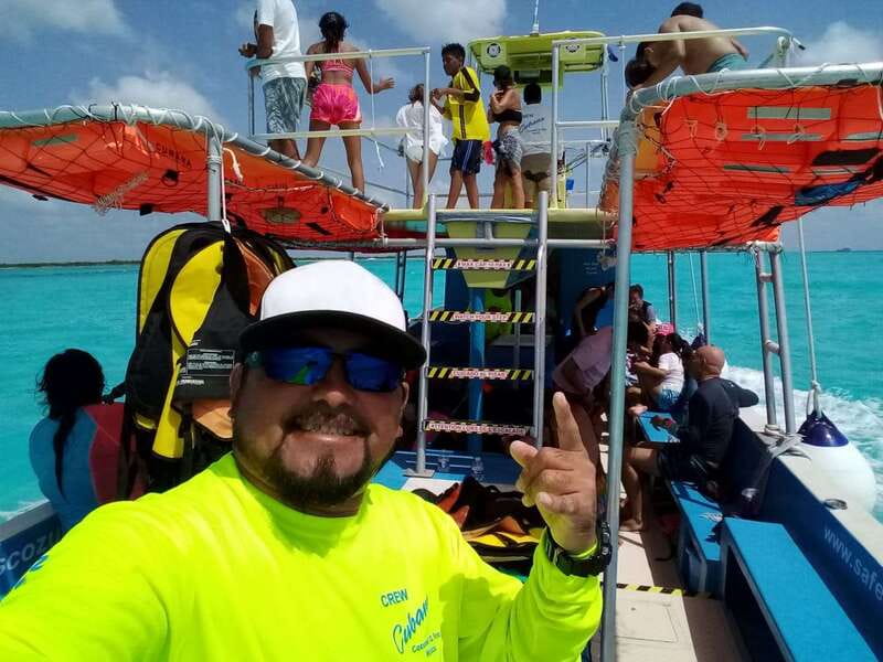 Cozumel: VIP Glass Bottom Boat & Snorkeling 3 Reefs Tour - The boat experience: comfort, bathrooms, and that sundeck view