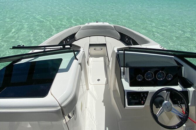 Deluxe Private Boats - 24 ft Sea Ray - Coral Reefs Monument snorkeling: gear and guided time