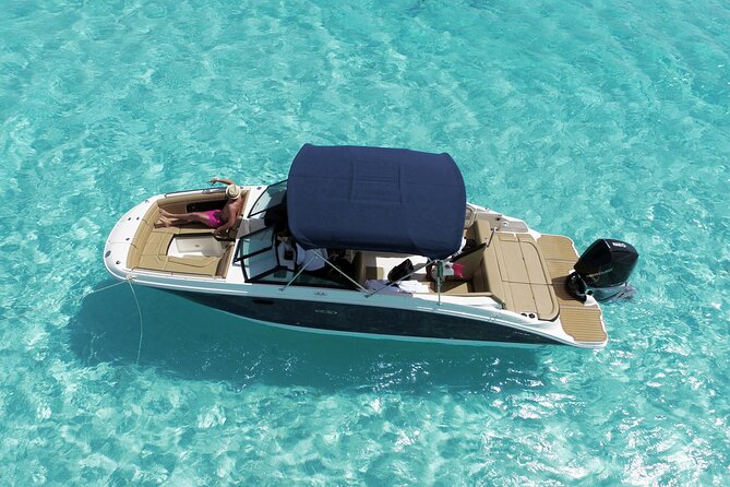 Deluxe Private Boats - 27 ft Sea Ray - Why a 27 ft Sea Ray Private Boat Feels Different in Cozumel