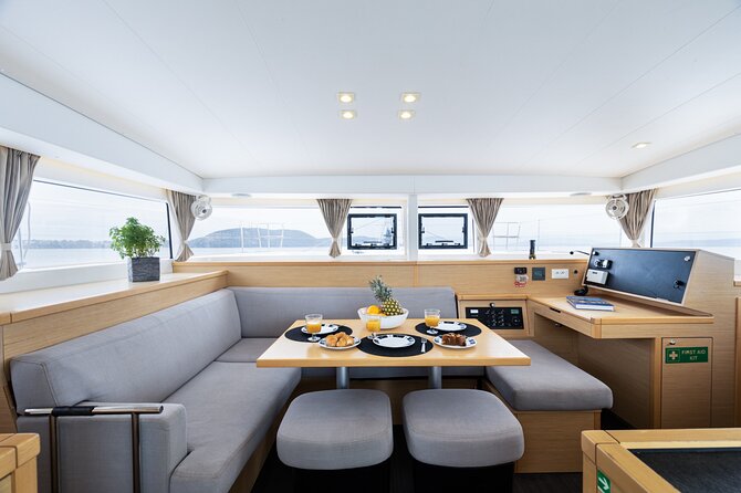 Deluxe Private Boats - 40 ft Catamaran - Getting to Marina Asipona and getting on the water