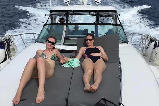 Deluxe Private Boats - 40 ft Sea Ray - Lunch and open bar in the natural reserve: how the day stays fun, not rushed