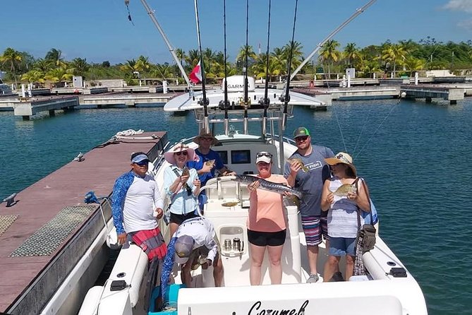 "First Lady" Private Snorkel & El Cielo Sandbar Combo - Stop 1: Playa El Cielo and the starfish sandbar moment