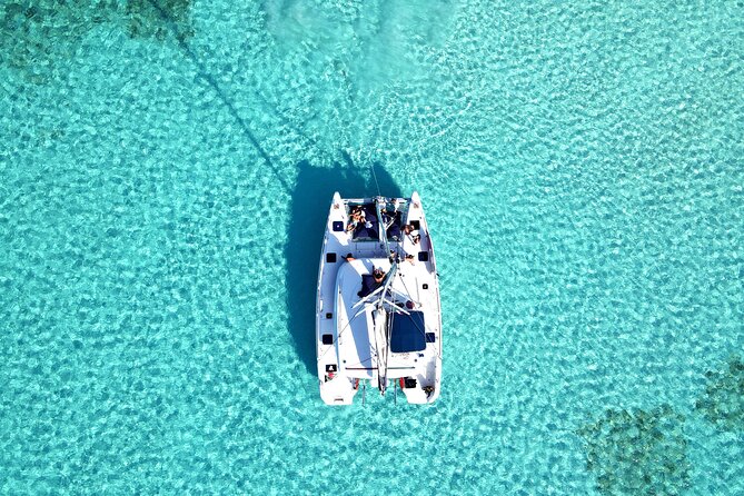Lagoon 39ft Private Catamaran 5hr - El Cielo Full Experience - Boat comfort and crew attention for families and mixed groups