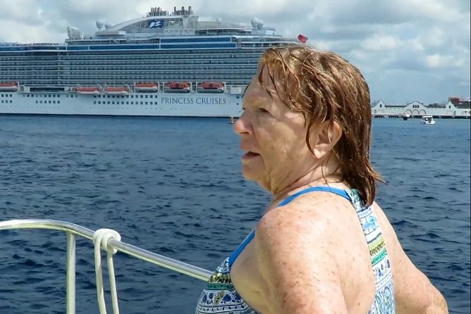 VIP Private Glass Bottom Boat and Snorkeling, 3 Reefs in Cozumel - Crew, safety, and the difference between guided and chaotic